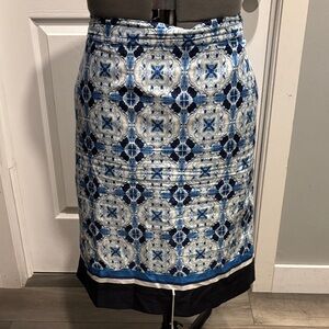 Stylish Blue and White Patterned Pencil Skirt
